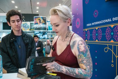 Firma de libros Madeleine Roux