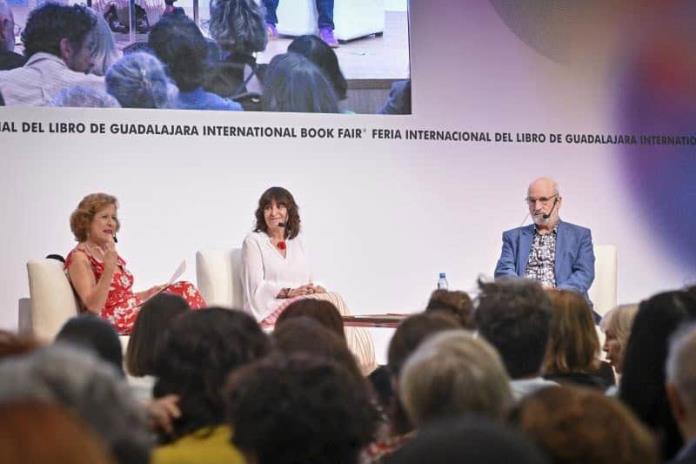 La creación literaria es un espejo de la verdad personal, coincidieron Montero y&nbsp;Aramburu